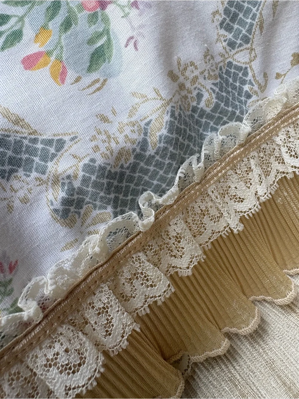 Victorian Set of 2 Pillow Cases/Shames  King with lace and ruffles
